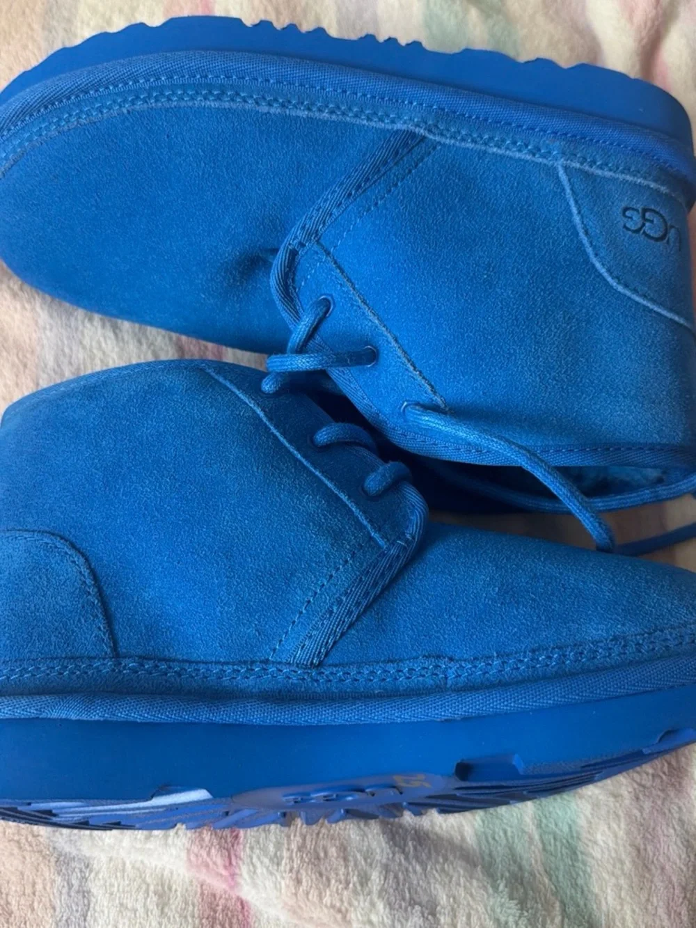 UGG Kids Mini Boot size 3Y in Vibrant Blue Suede